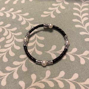 Black and Pearl Bracelet